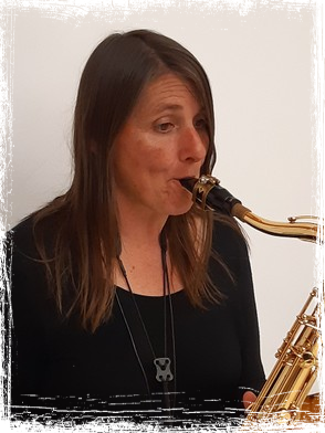 Myriam au saxophone